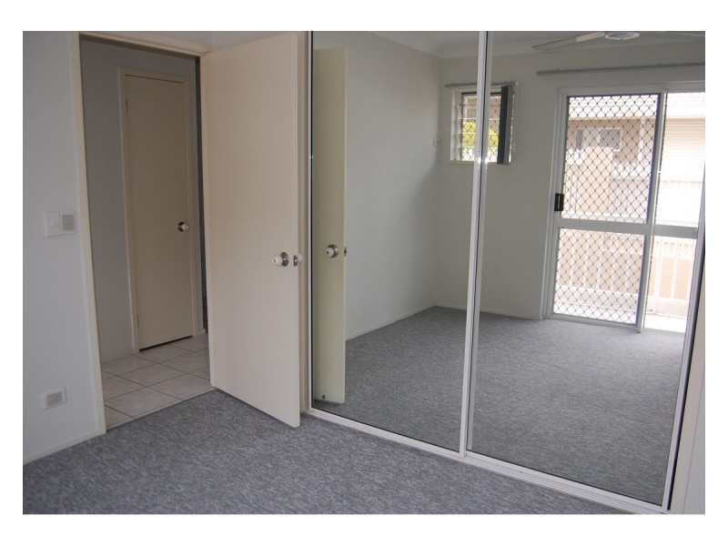 2/377 Stanley Street West, North Ward QLD 4810