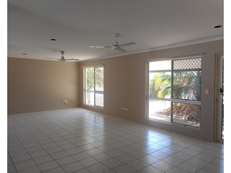 42 Warland Street, Kirwan QLD 4817