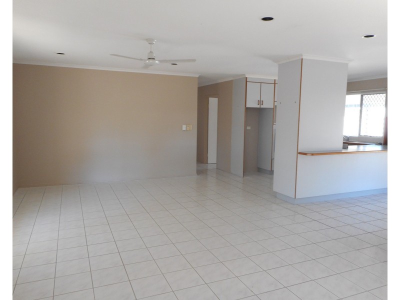 42 Warland Street, Kirwan QLD 4817