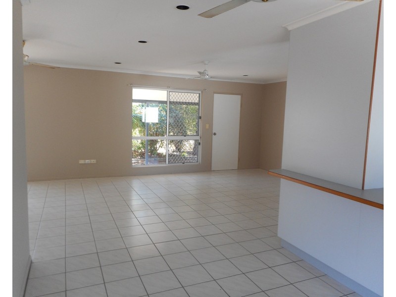 42 Warland Street, Kirwan QLD 4817