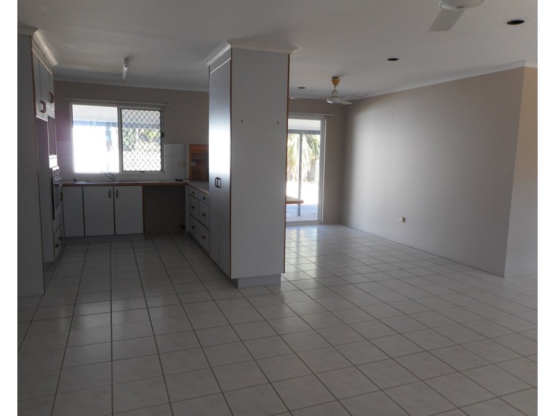 42 Warland Street, Kirwan QLD 4817