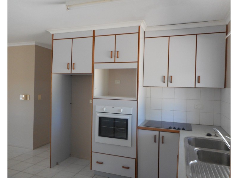 42 Warland Street, Kirwan QLD 4817