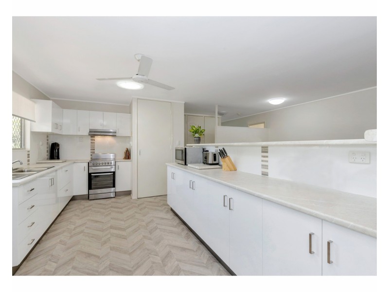 8 Sharon Crescent, Kelso QLD 4815