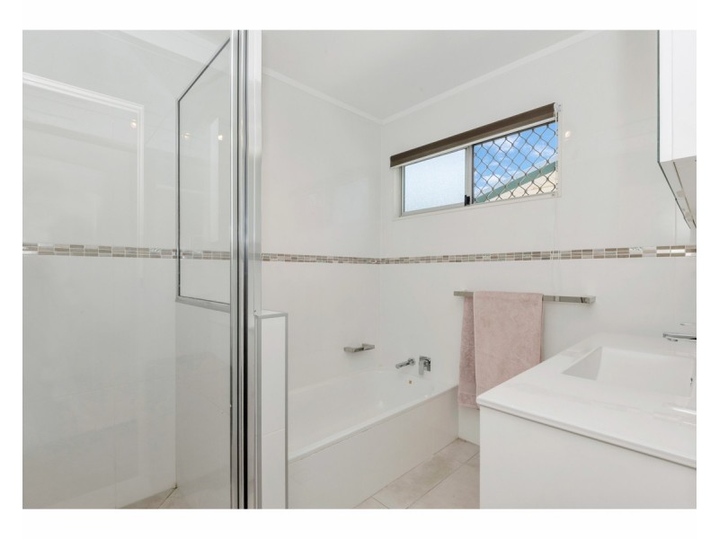 8 Sharon Crescent, Kelso QLD 4815