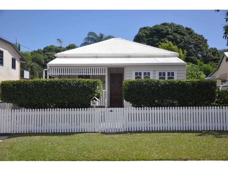 23 Humphrey St, West End QLD 4810