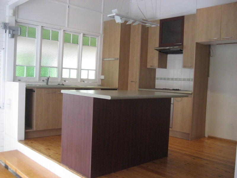 23 Humphrey St, West End QLD 4810