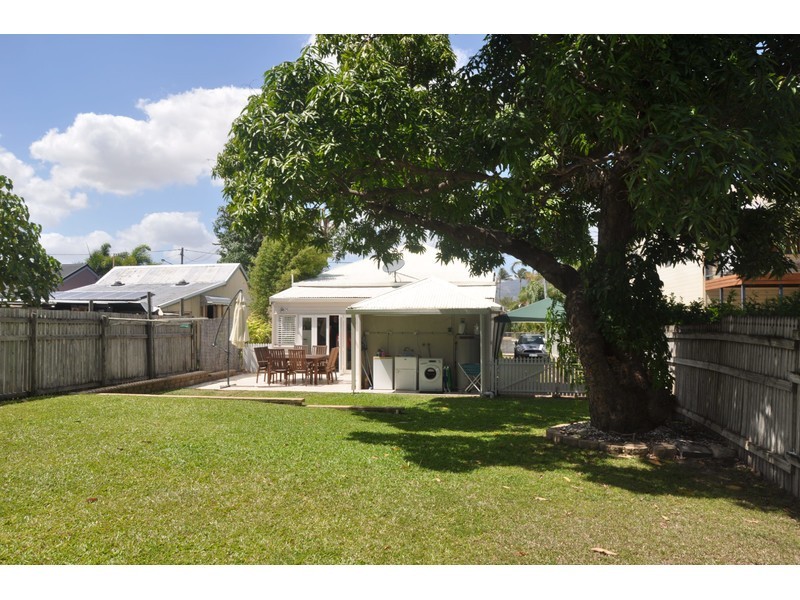 23 Humphrey St, West End QLD 4810