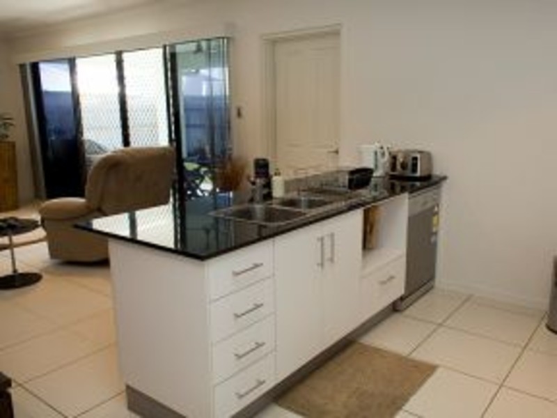 13 Shark Court, Mount Louisa QLD 4814