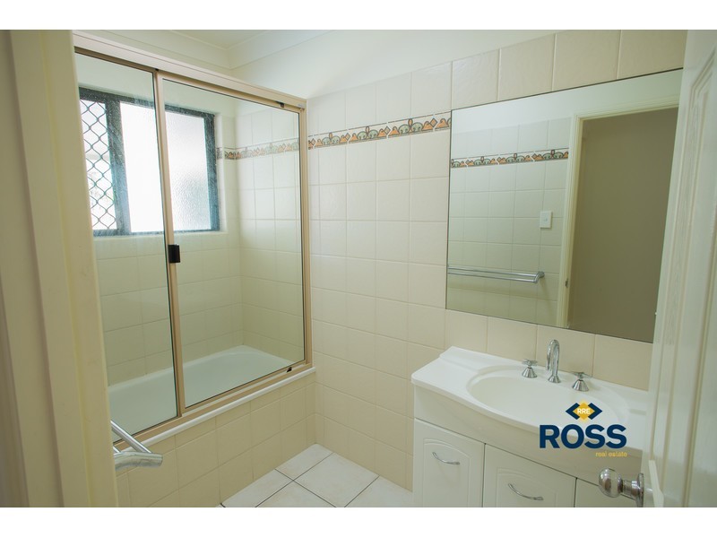 8 Sullivan Place, Kirwan QLD 4817