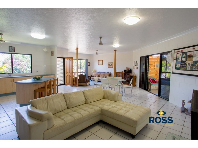 3 Pacific Avenue, Bushland Beach QLD 4818