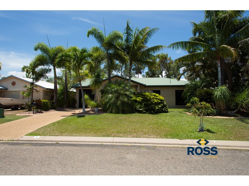 3 Pacific Avenue, Bushland Beach QLD 4818
