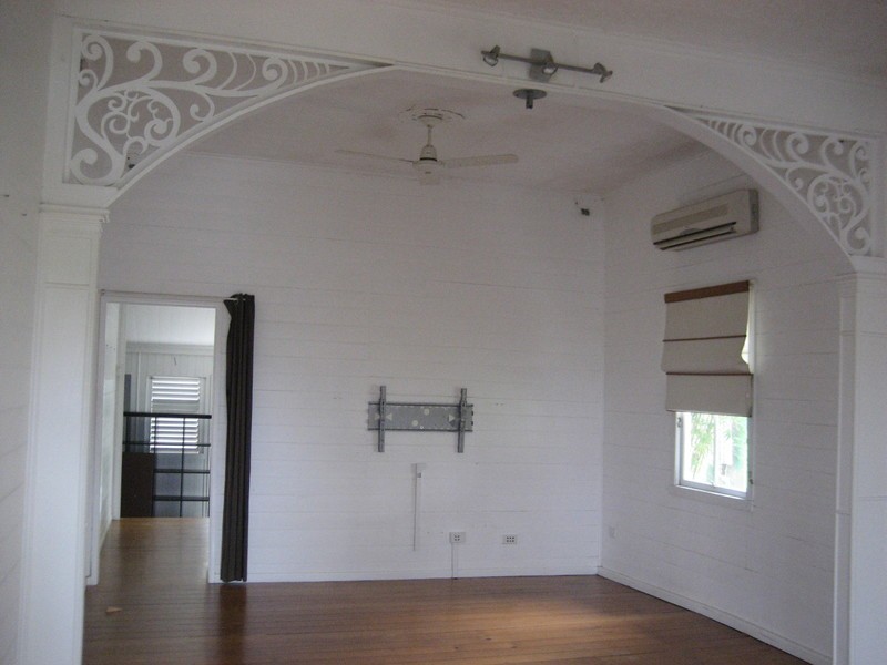 23 Humphrey St, West End QLD 4810