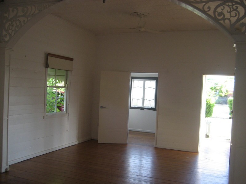 23 Humphrey St, West End QLD 4810