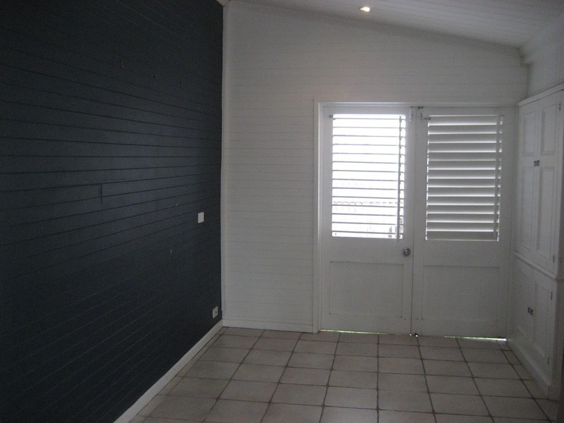 23 Humphrey St, West End QLD 4810