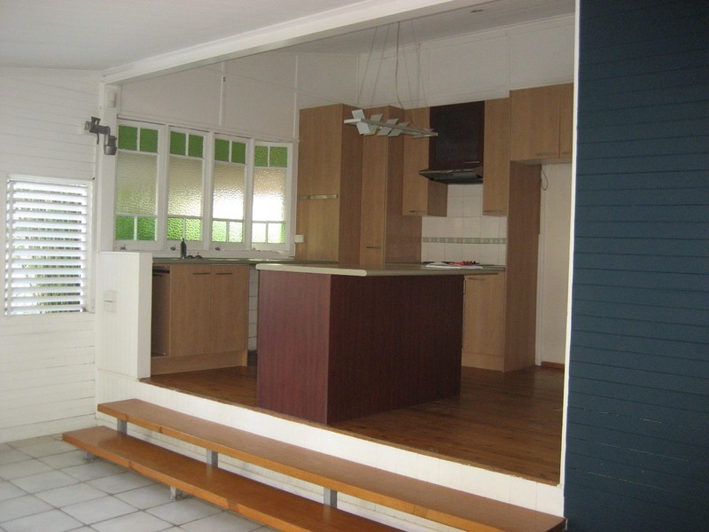 23 Humphrey St, West End QLD 4810