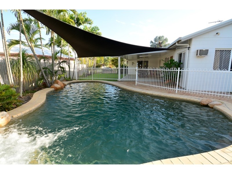 1 Tara Court, Thuringowa Central QLD 4817