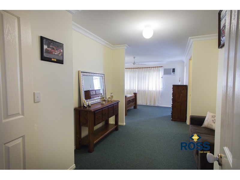 75 Squires Crescent, Kirwan QLD 4817