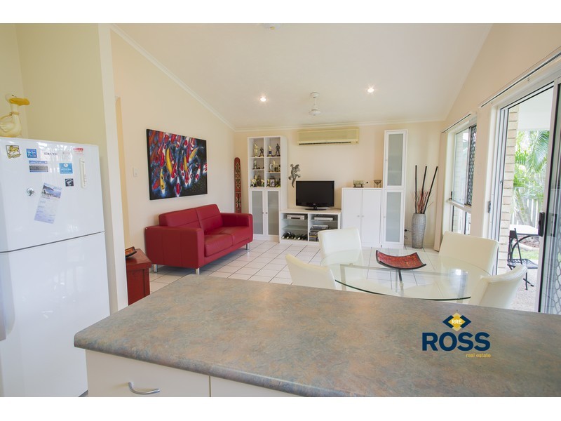 13 Blue Lake Court, Kirwan QLD 4817