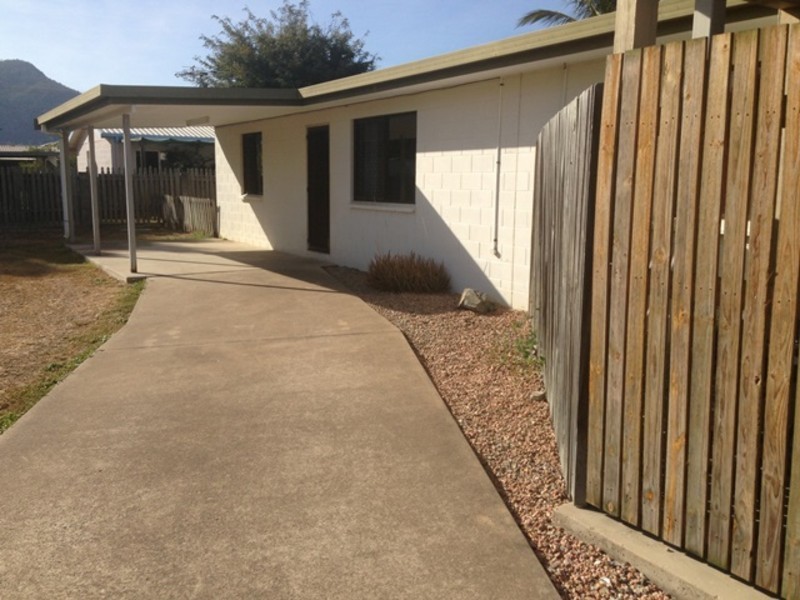 2/4 St Lucia Dve, Rasmussen QLD 4815