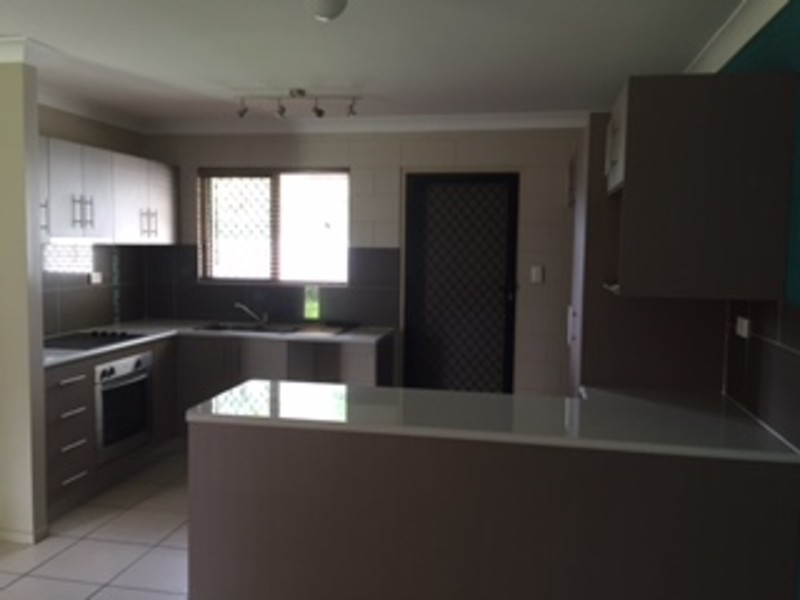 2/4 St Lucia Dve, Rasmussen QLD 4815