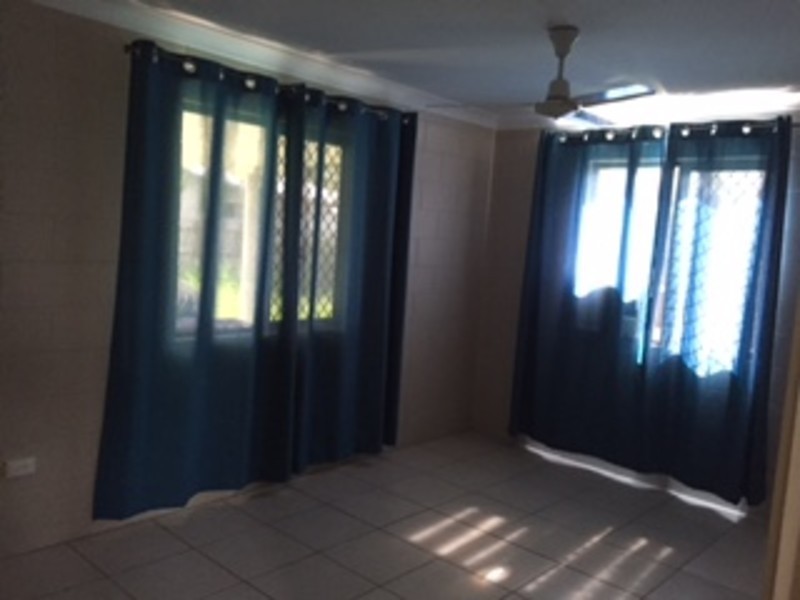 2/4 St Lucia Dve, Rasmussen QLD 4815