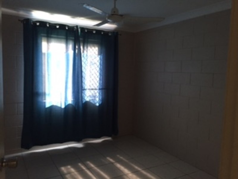 2/4 St Lucia Dve, Rasmussen QLD 4815
