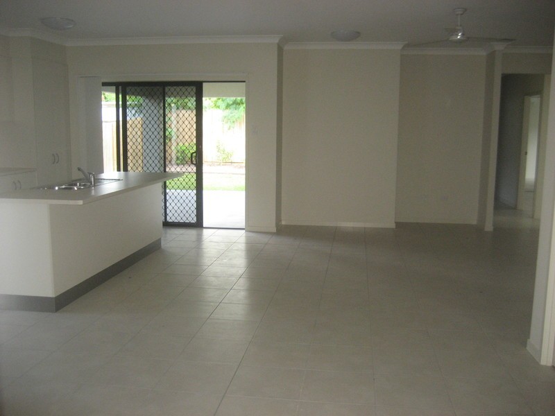 13 Fellowship Place, Rasmussen QLD 4815