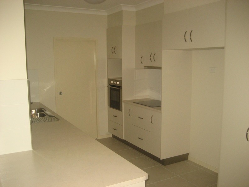 8 Diversity Street, Rasmussen QLD 4815