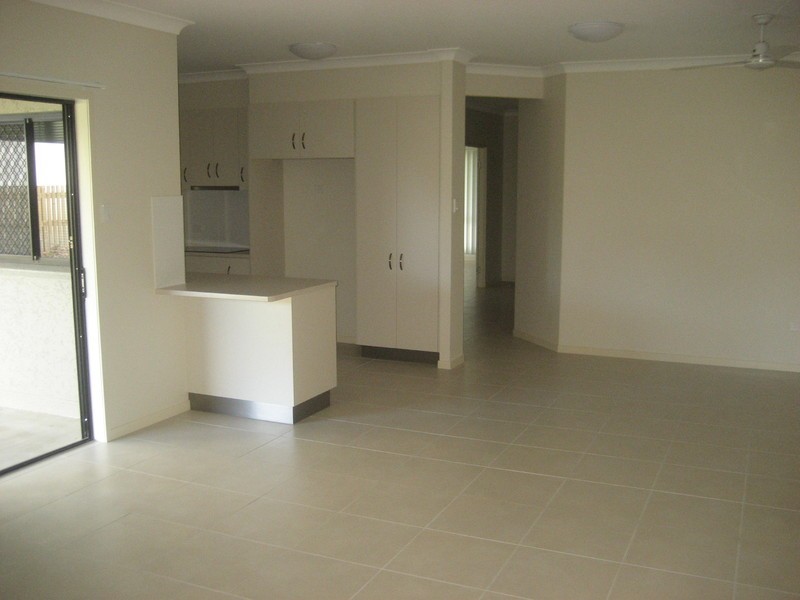 8 Diversity Street, Rasmussen QLD 4815