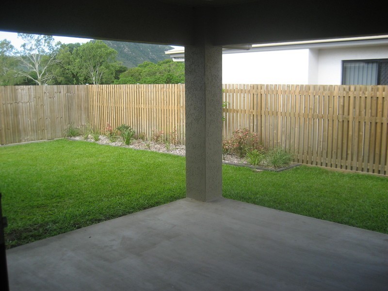 8 Diversity Street, Rasmussen QLD 4815