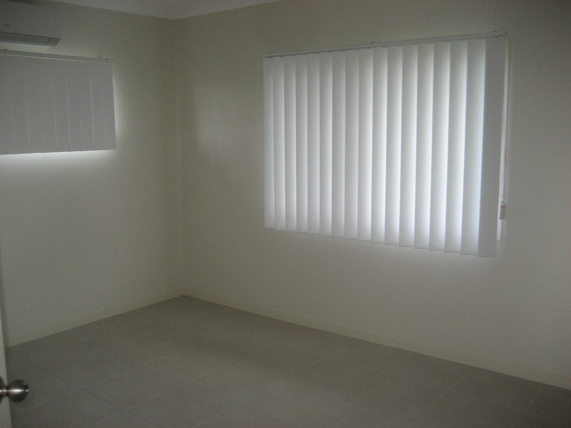 8 Diversity Street, Rasmussen QLD 4815