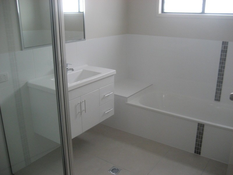 8 Diversity Street, Rasmussen QLD 4815