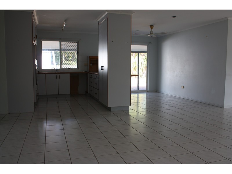 42 Warland Street, Kirwan QLD 4817