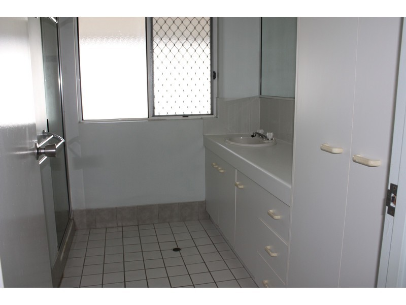 42 Warland Street, Kirwan QLD 4817