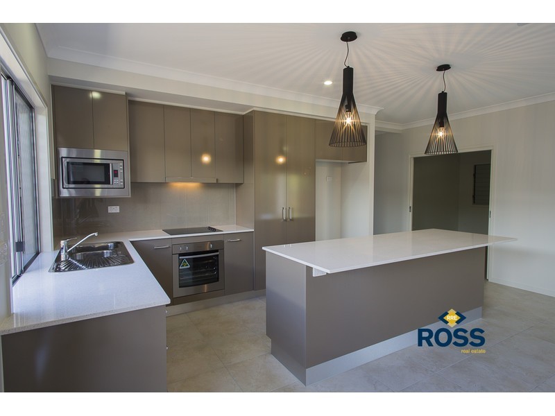 34 Poinsettia Drive, Bohle Plains QLD 4817