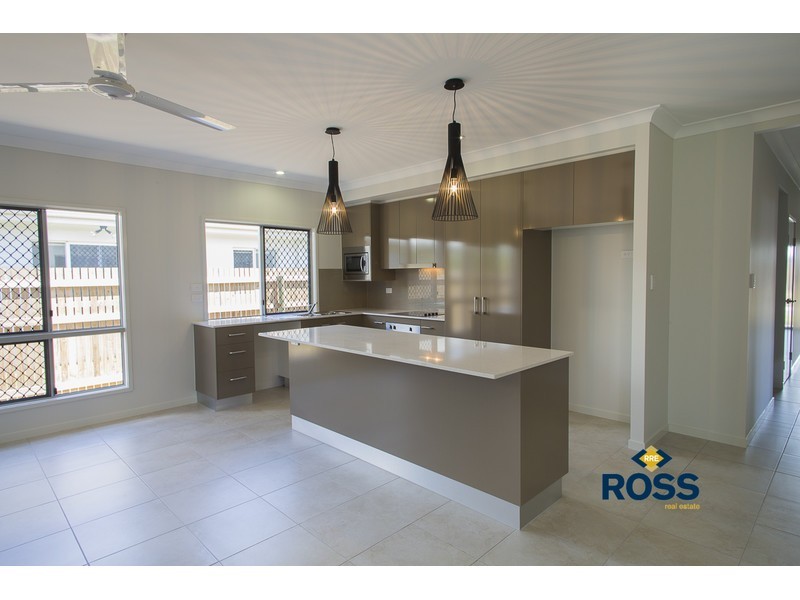 34 Poinsettia Drive, Bohle Plains QLD 4817