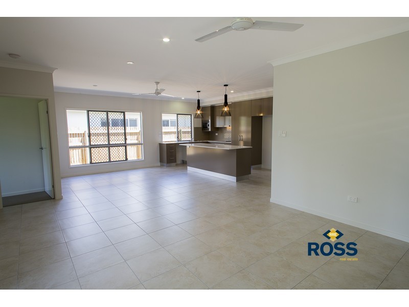 34 Poinsettia Drive, Bohle Plains QLD 4817