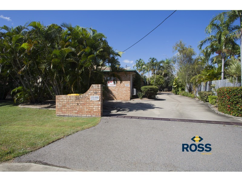 2/22 Roberts Street, Hermit Park QLD 4812