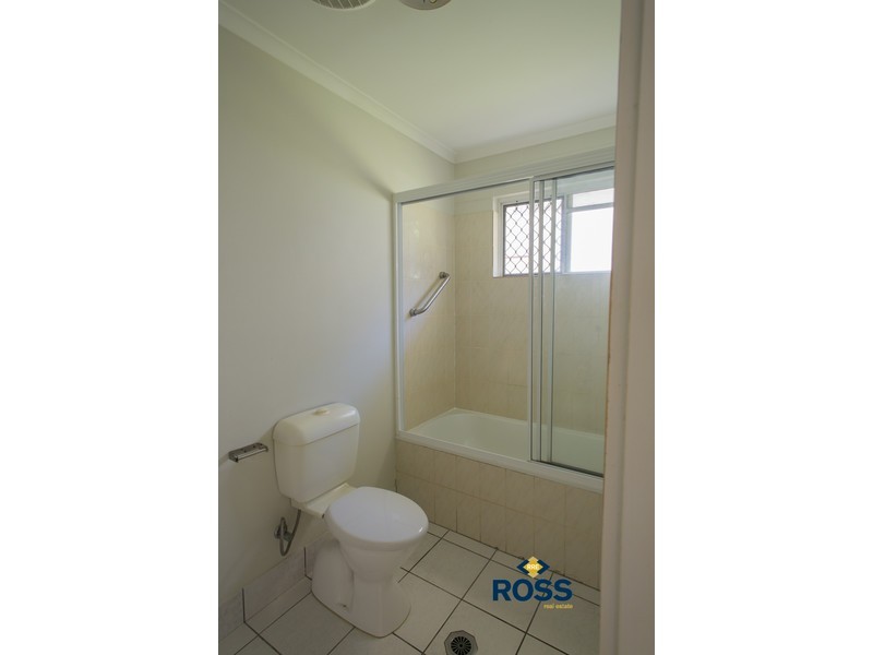 2/22 Roberts Street, Hermit Park QLD 4812