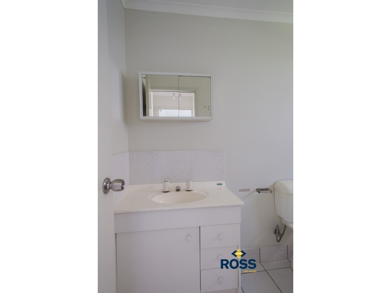 2/22 Roberts Street, Hermit Park QLD 4812