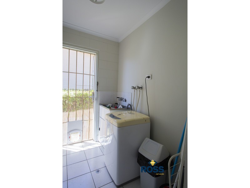 2/22 Roberts Street, Hermit Park QLD 4812