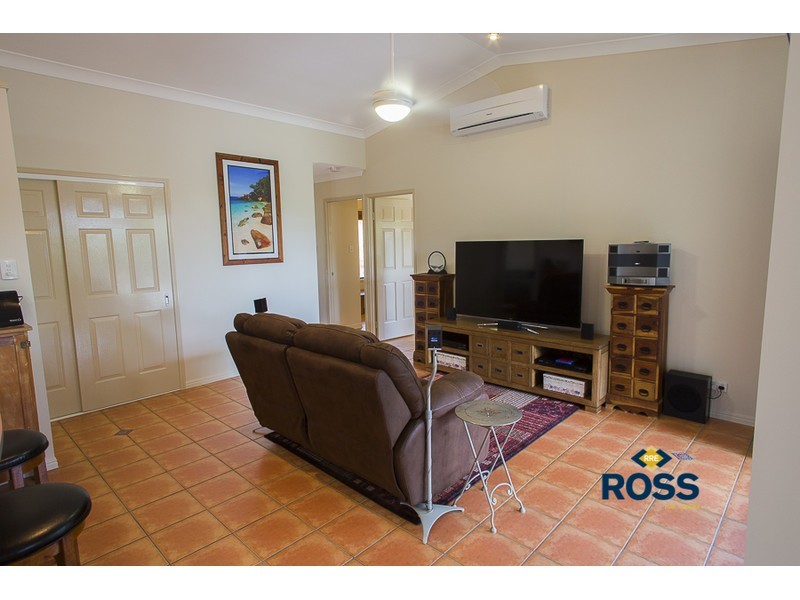 11 Loriston Road, Mount Low QLD 4818