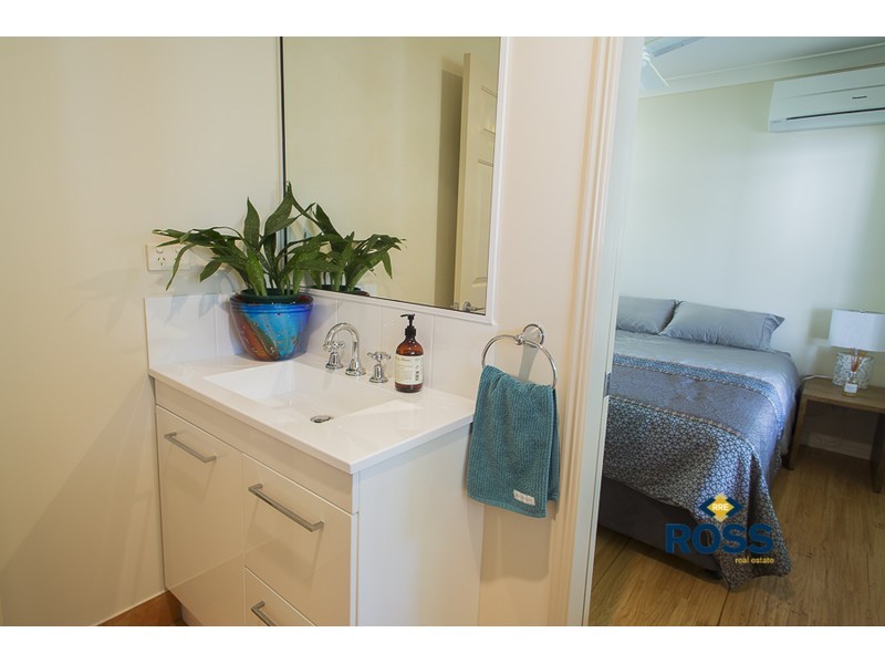 11 Loriston Road, Mount Low QLD 4818