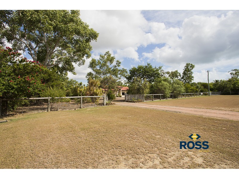 11 Loriston Road, Mount Low QLD 4818
