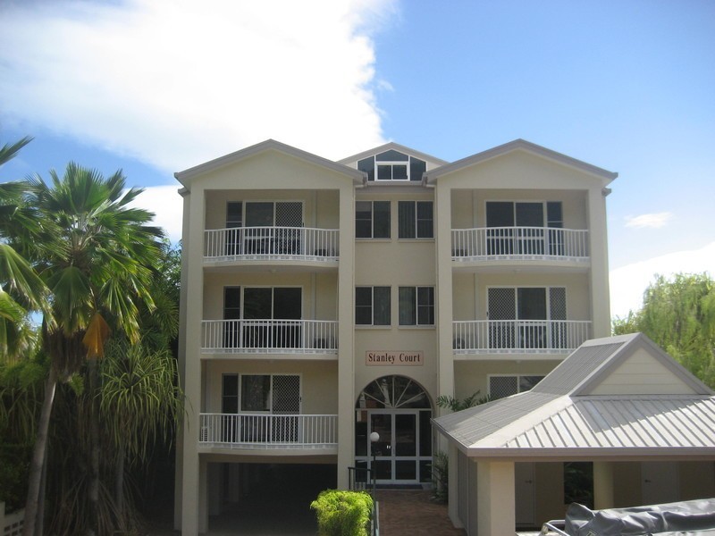 1/377 Stanley Street West, North Ward QLD 4810