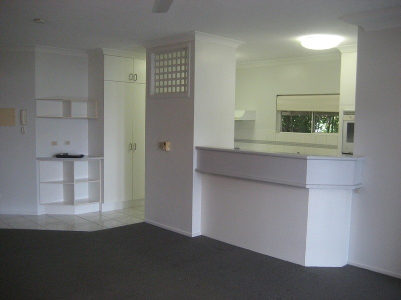 1/377 Stanley Street West, North Ward QLD 4810