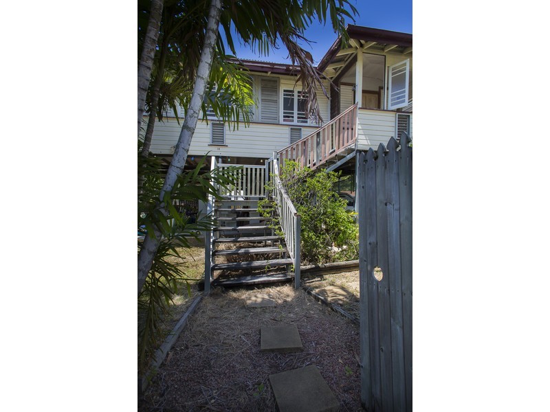 18 – 20 Macintosh Street, Hermit Park QLD 4812