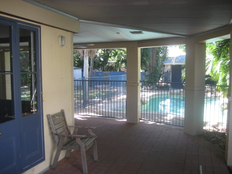 15 Roberts Street, Hermit Park QLD 4812