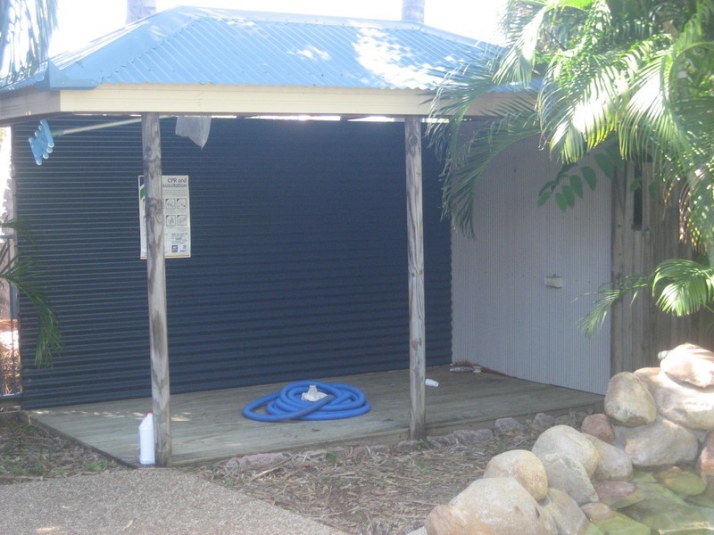 15 Roberts Street, Hermit Park QLD 4812