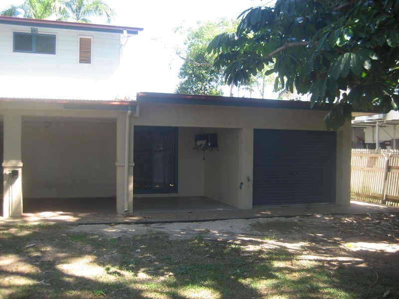 15 Roberts Street, Hermit Park QLD 4812